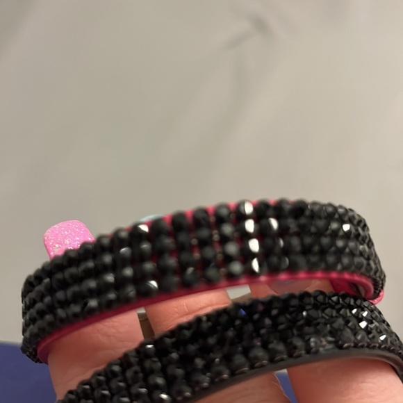 SWAROVSKI CRYSTAL LEATHER BRACELET SET 🔥🔥 - Picture 12 of 13